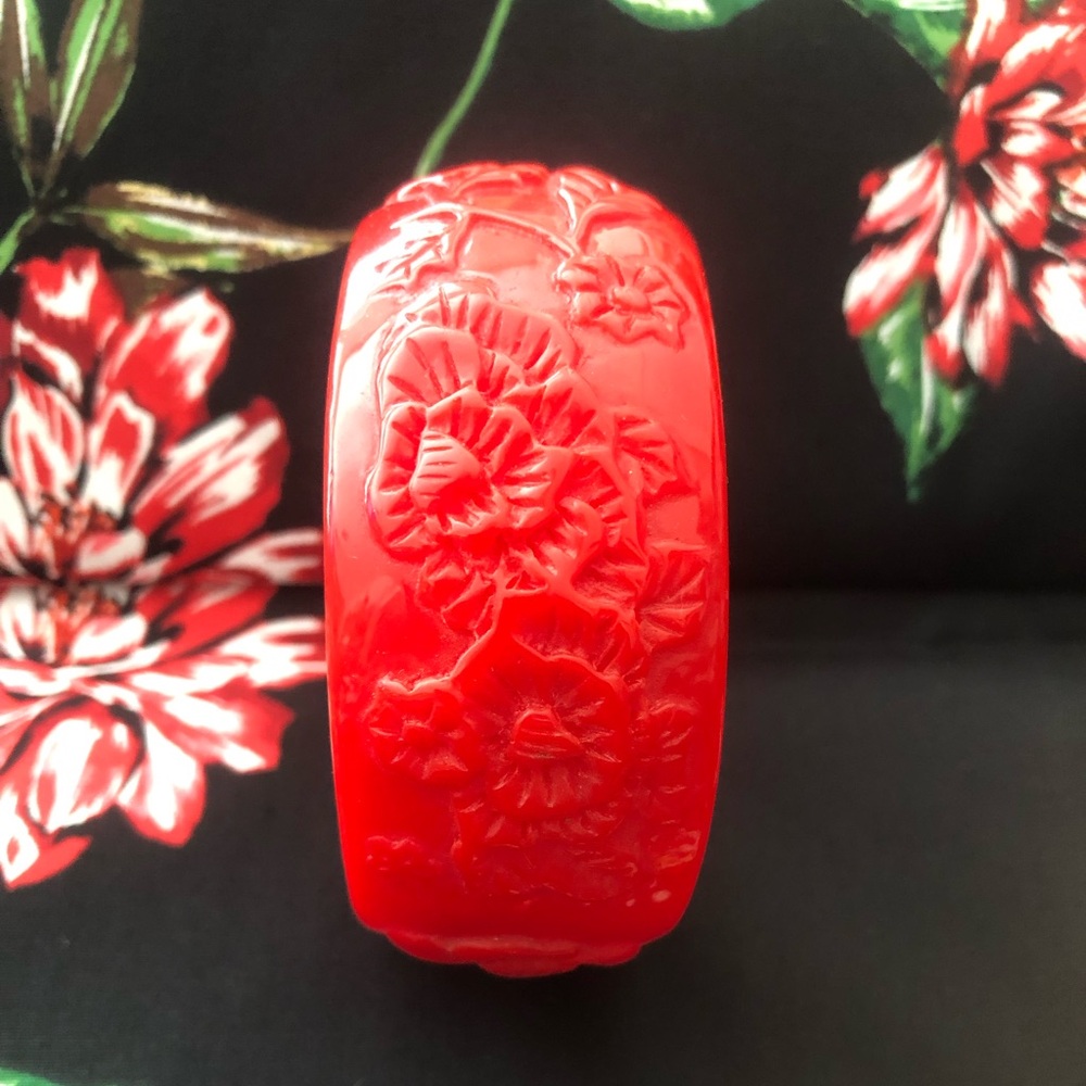 Trashy Diva Fakelite Red Floral Carved Bangle Bracelet